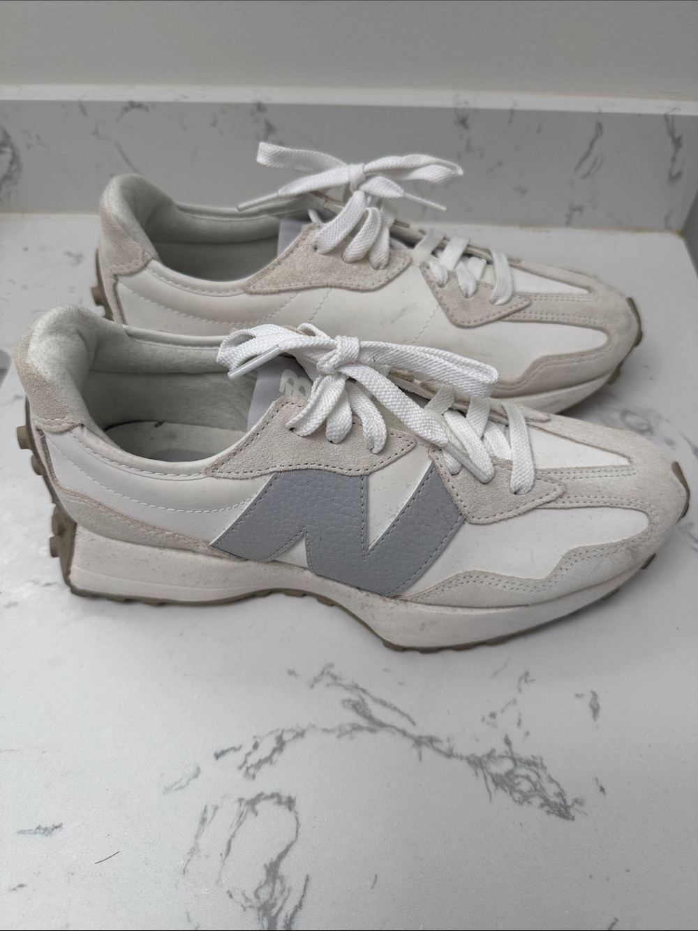 New Balance Women's White and Light Gray Retro Runner Sneakers